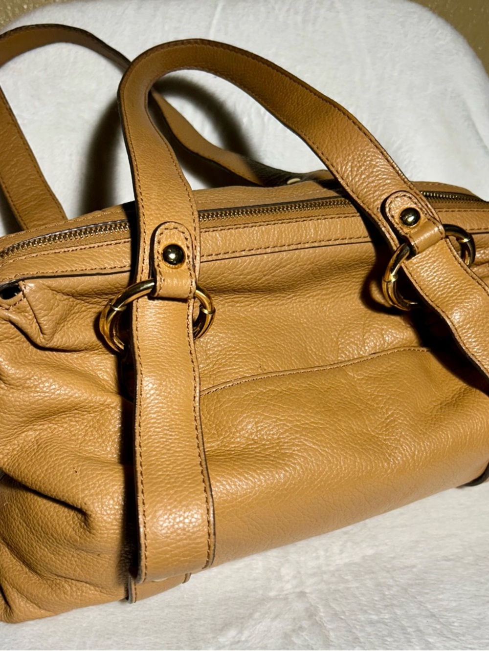Michael Kors Tan Leather Shoulder Bag with Gold MK Medallion - Picture 3 of 15